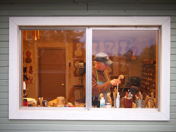 Howard Sands Violin Workshop 